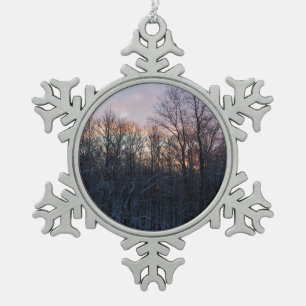 Winter Sunrise I Pastel Natur Landschaft Schneeflocken Zinn-Ornament