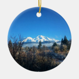 Winter View at Mount Shasta, CA Keramik Ornament