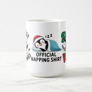 Winter-Weihnachts-Pinguin-Abenteuer im schneebedec Kaffeetasse