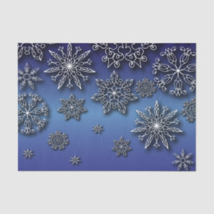 Winter Weißer Papercut Schneeflocken auf blau Seidenpapier