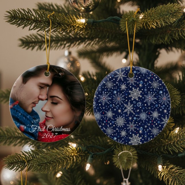 Winter Wonderland Snowflake Photo Keramik Ornament (First Christmas holiday photo Christmas ornament)