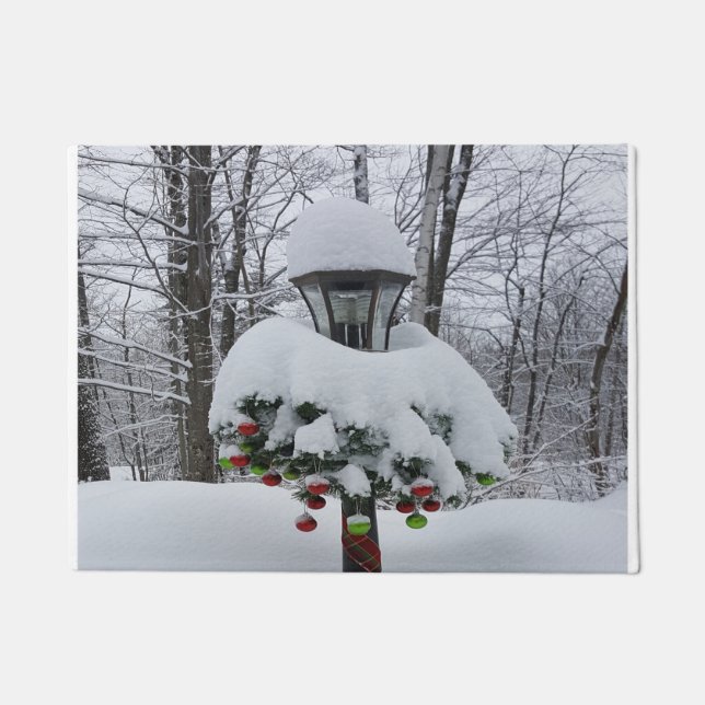Winter Woods Snowy Lamppost Weihnachten Fußmatte (Vorderseite)