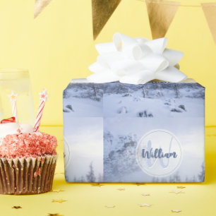 Winter Wunderland Nebel Fichtenwald Schneemonogram Geschenkpapier