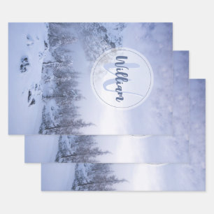 Winter Wunderland Nebel Fichtenwald Schneemonogram Geschenkpapier Set