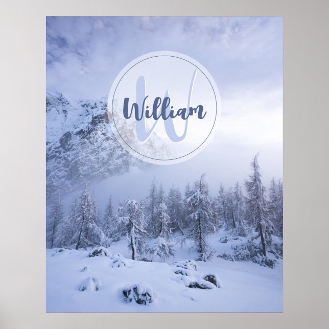 Winter Wunderland Nebel Fichtenwald Schneemonogram Poster (Vorne)
