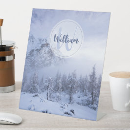 Winter Wunderland Nebel Fichtenwald Schneemonogram Sockelschild