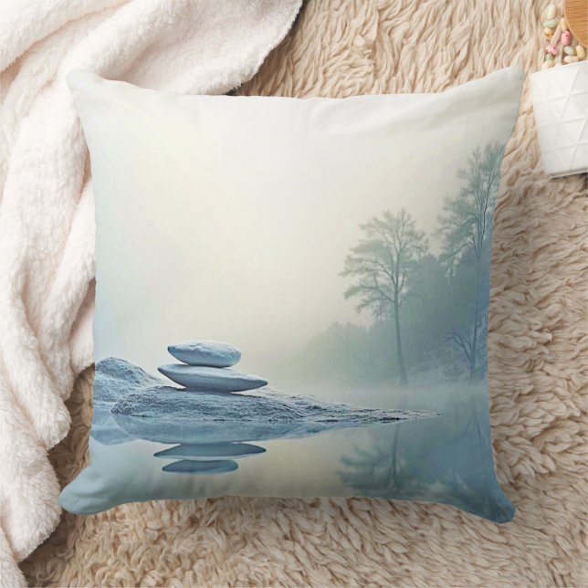 Winter Zen: Foggy Lake Balance Kissen (Decke)