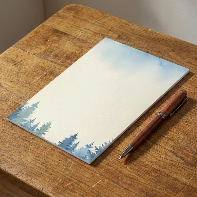 Winterblaue Kiefern schlicht Notizblock (Winter blue pine trees plain notepad.)