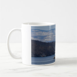 Winterblick auf das Leuchtturm von Esopus Meadows Kaffeetasse