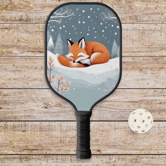Winterfox im Schnee Süße Tier für Wildtiere Pickleball Schläger (A festive pickleball paddle, with picture of a cute fox curled up in the winter snow)