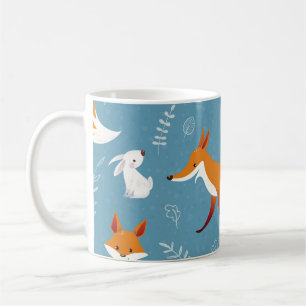 Winterfüchse, Kaninchen, Vintages Muster. Kaffeetasse