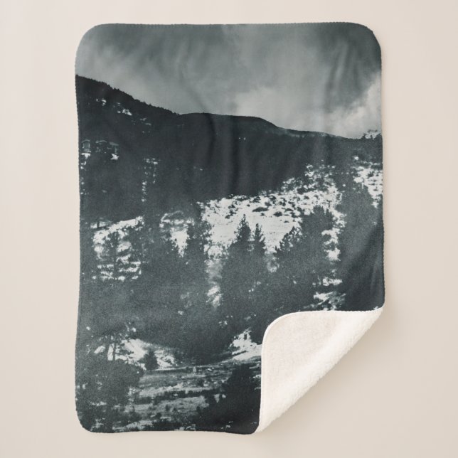Wintergebirge Frostbitten Sherpa Blanket Sherpadecke (Vorderseite)