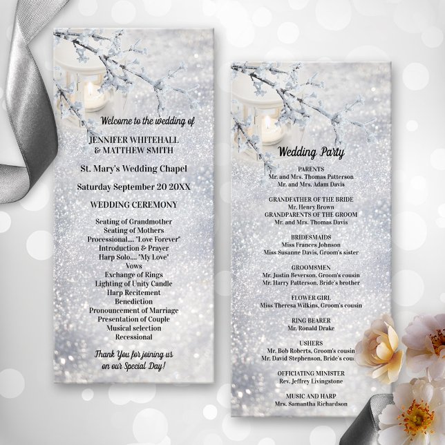 Winterhochzeit in glühender Snow Lantern Programm (Elegant wedding program with a candle lit lantern in sparkling snow. Beautiful for a winter wedding.)