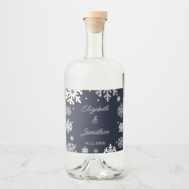 Winterhochzeit mit blauen Schneeflocken Alkoholflaschenetikett (Vorderseite)