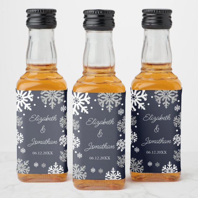 Winterhochzeit mit blauen Schneeflocken Alkoholflaschenetikett (Flaschen)