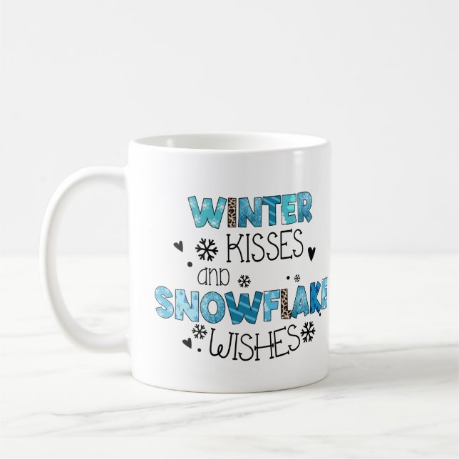 Winterküsse und Schneeflocken wünschen eine Tasse  (Links)