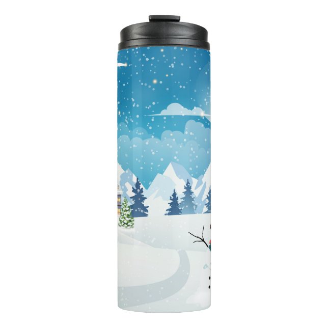 Winterlandschaft im Abend mit Schnee bedeckt Thermosbecher (Vorderseite)