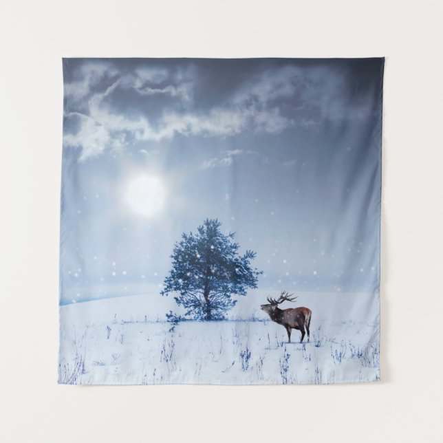 Winterlandschaft in blauer Farbe. Einmaliger Baum  Wandteppich (Vorderseite)