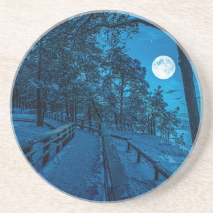 Winterlandschaft mit schneebedecktem Pinienwald Getränkeuntersetzer