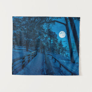 Winterlandschaft mit schneebedecktem Pinienwald Wandteppich