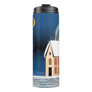 Winternachtslandschaft. Gemütliches Haus, verschie Thermosbecher