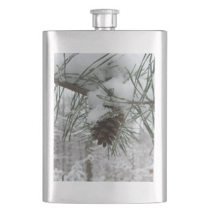Winternaturfotografie von Snowy Pine Branch Flachmann