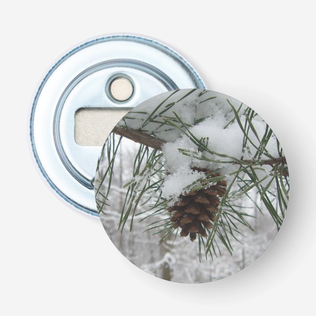 Winternaturfotografie von Snowy Pine Branch Flaschenöffner (Vorderseite)