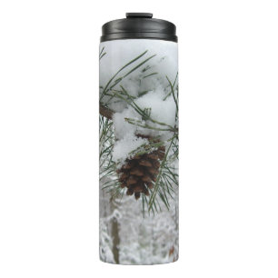 Winternaturfotografie von Snowy Pine Branch Thermosbecher
