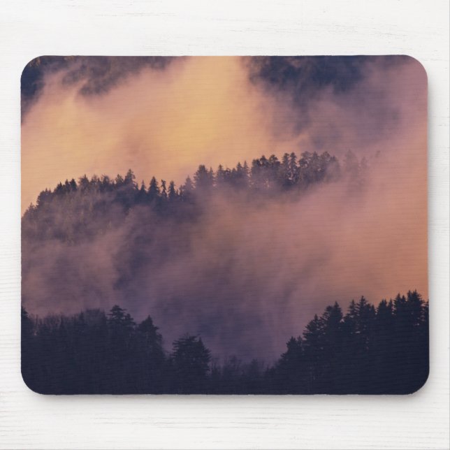 Winternebel im Tal bei Sonnenuntergang von Morton Mousepad (Vorne)