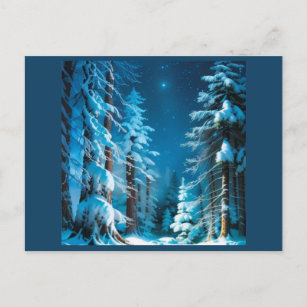 Winterschnee in einem stürmischen Pinienwald Postkarte