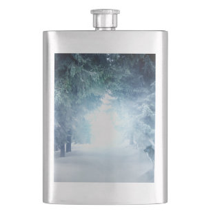 Winterschnee mit Wölfen im Evergreen Forest Flachmann