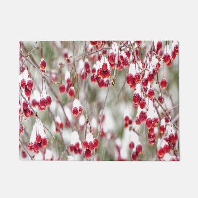 Winterschneebedeckte rote Berries Landschaftliche  Fußmatte (Vorderseite)
