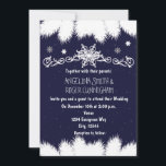 Winterschneeflocken & Pine Tree Einladung zur Hoch<br><div class="desc">Winterschneeflocken & Pinienbäume Einladung zur Hochzeit. Passen Sie die Vorder- und Rückseite für jedes Ereignis an.</div>