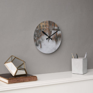 Winterschweigen am Fenster Runde Wanduhr