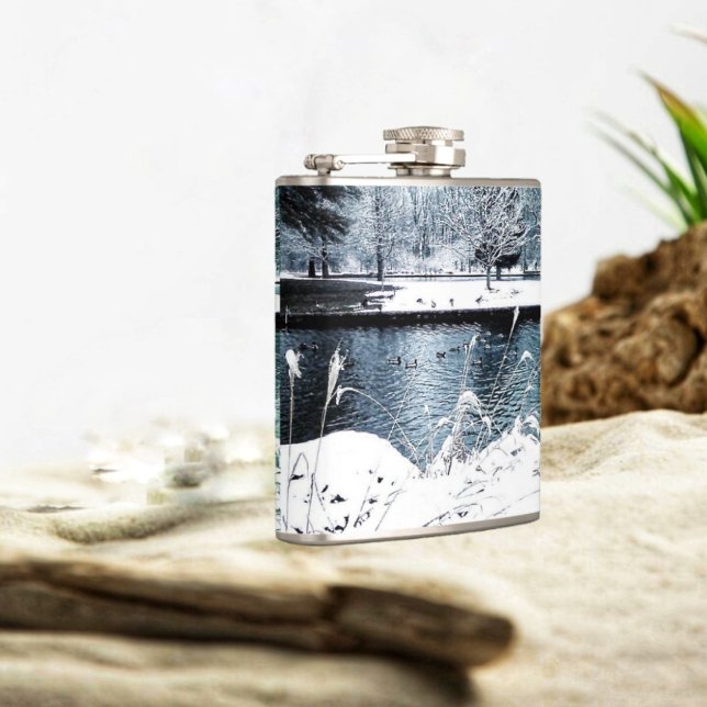 Winterschwimmer Flachmann (This Winter Swim Hip Flask design, seems to make your favorite drink, even more enjoyable!)