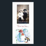 WINTERSERENADE VON SNOWMAN UND PENGUIN KARTE<br><div class="desc">Whimsikale,  farbenfrohe,  pastellfarbene Malerei in blauen Rottönen,  Schneemann und Pinguin im Winterschnee mit roten Blume, Schnörkel.von Bulgan Lumini (c)</div>