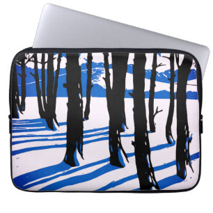 Winterwaldschatten - Blaue Minimalnatur Laptopschutzhülle