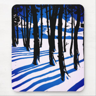 Winterwaldschatten - Blaue Minimalnatur Mousepad