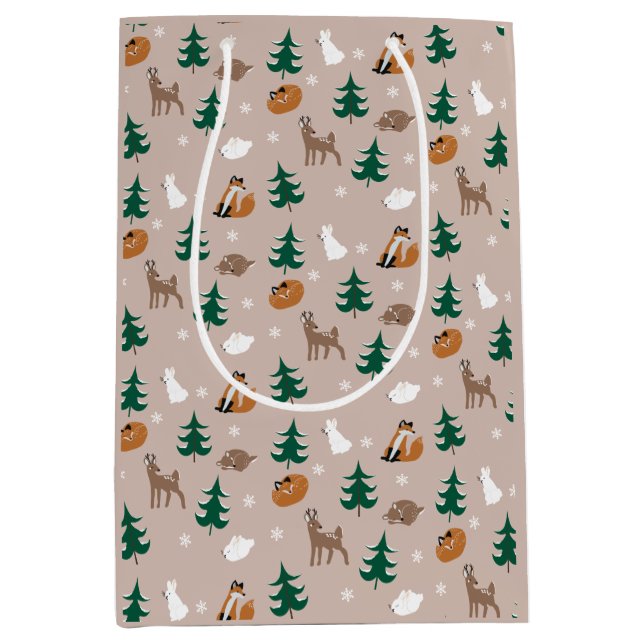 Winterwaldtiere verschneiten Baummuster Mittlere Geschenktüte (Vorderseite)