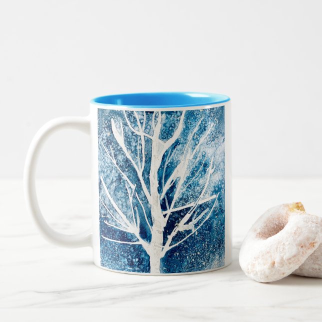 Winterweiße Birke Weihnachten Zweifarbige Tasse (Mit Donut)