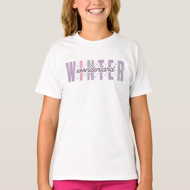 Winterwunderland - Festliche Typografie Kunst T-Shirt (Vorderseite)