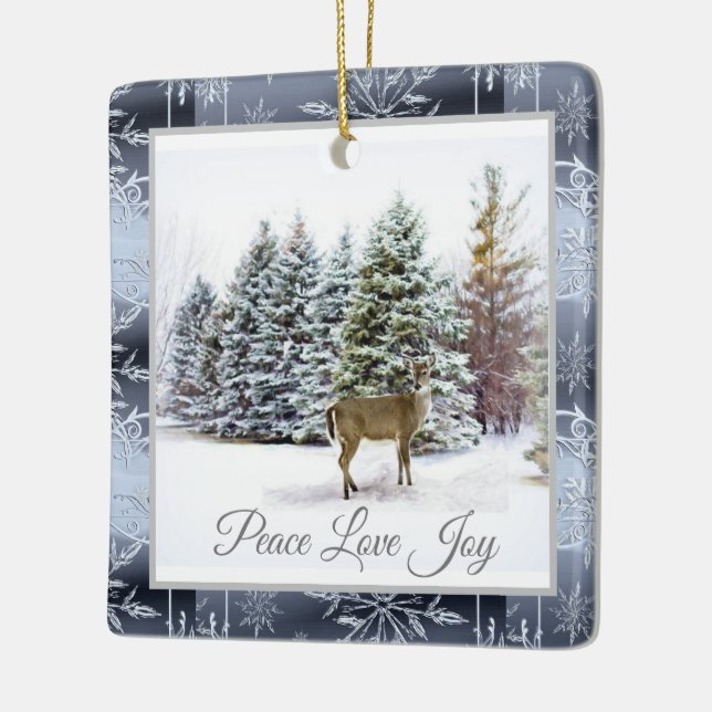 Winterwunderland mit Hirschen und Schneeflocken Keramikornament (Links)