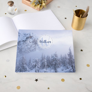 Winterwunderland-Nebel-Fichtenwald-Schnee-Monogram Gästebuch