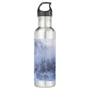 Winterwunderland, Nebel, Fichtenwald und Berge Edelstahlflasche
