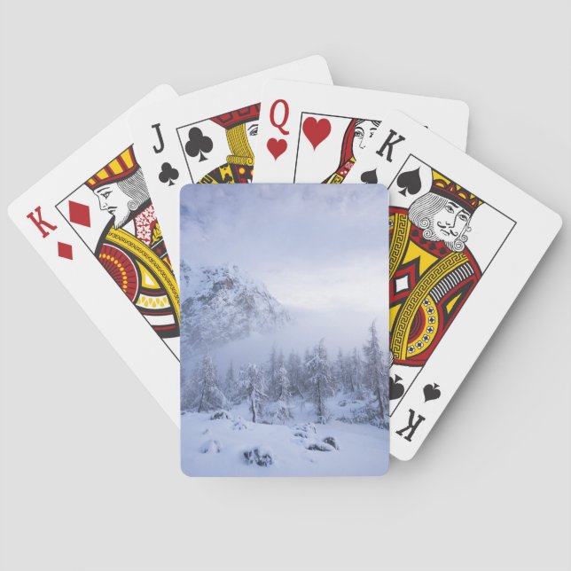 Winterwunderland, Nebel, Fichtenwald und Berge Spielkarten (Rückseite)