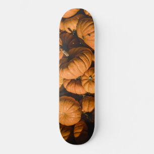 winzige Kürbis Skateboard