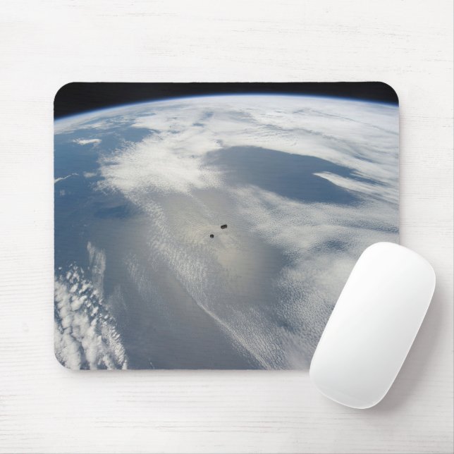 Winzige Satelliten umkreisen über einem Teil der E Mousepad (Mit Mouse)