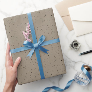 Winzige unregelmäßige Punkte auf Hellbraun Geschenkpapier
