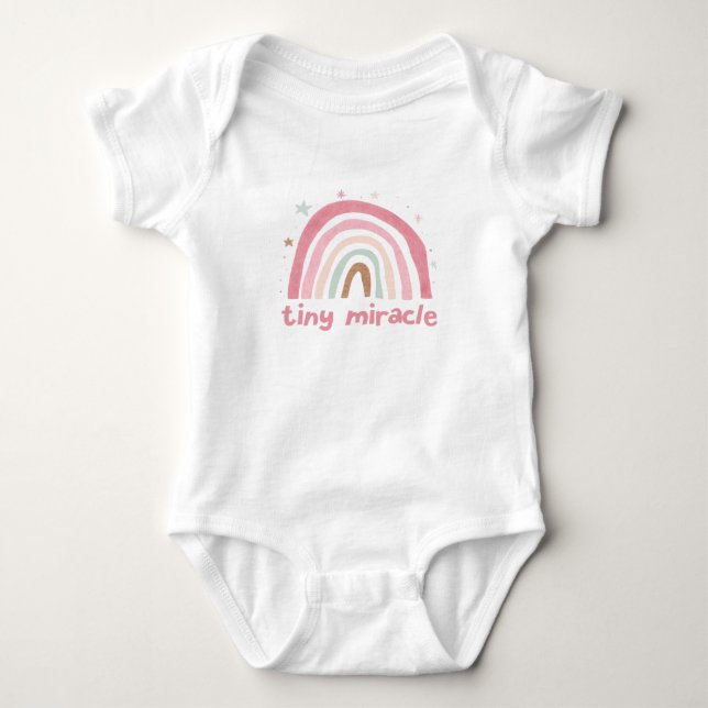winziger pastellfarbener Regenbogen Baby Strampler (Vorderseite)