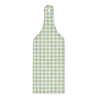 Winziger Salbei und weißes Gingham Schneidebrett